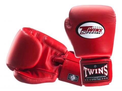 Перчатки боксерские Twins BGVL-3 для муай-тай (красные) 12 oz
