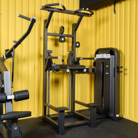 Тренажер турник - брусья DHZ Fitness с противовесом. 
